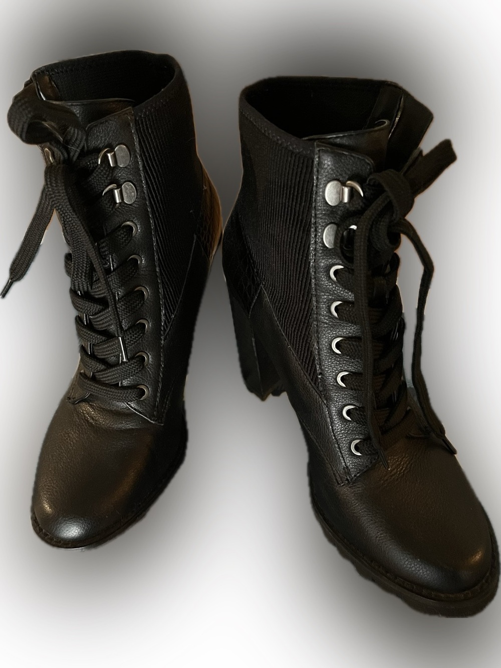 Gibson & Latimer Black Lace-Up/zipper Heeled Ankle Boots - size 7.5